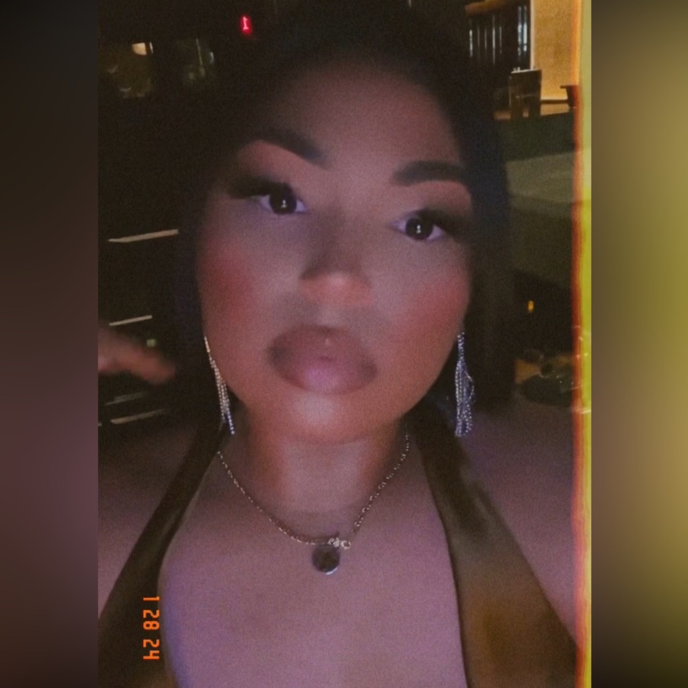Meet your Posher, Nena